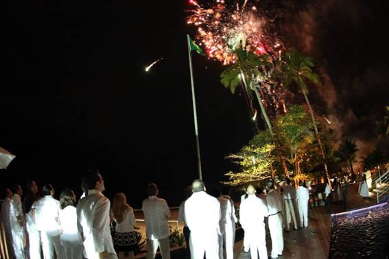 Localizado na charmosa praia de Pernambuco, no litoral paulista, o Sofitel Guarujá Jequitimar, trará um pouco de Paris para as festas de fim de ano. Com de